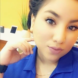 Meet your Posher, Alondra